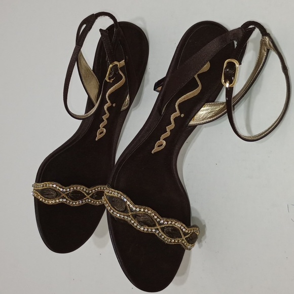 Mina Collection Women's Heels in a size 5.5. - Picture 3 of 11